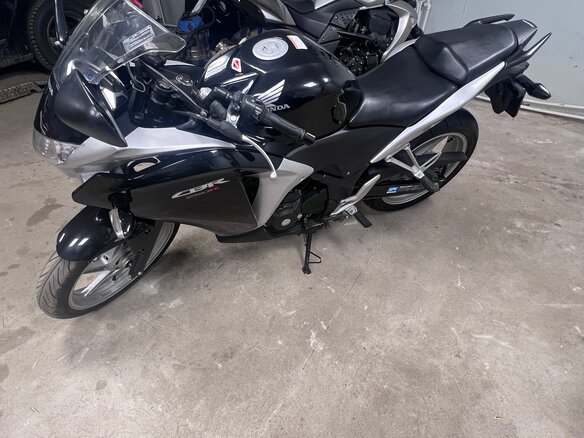 2011 Honda CBR 250R, чёрный, 300000 рублей - вид 13