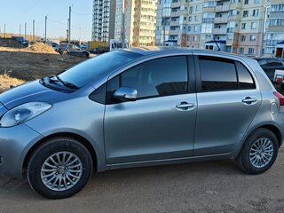 2009 Toyota Vitz II (XP90), серый, 470000 рублей, вид 4