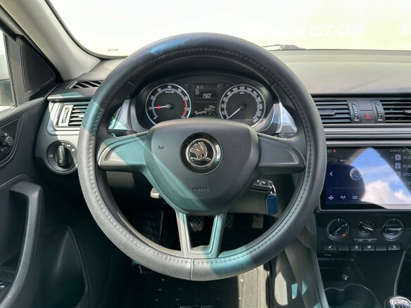 2018 Skoda Rapid I Рестайлинг, белый, 840000 рублей - вид 4