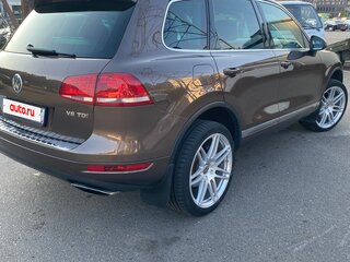 2013 Volkswagen Touareg II, коричневый, 2500000 рублей, вид 3
