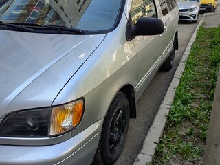 2002 Toyota Sienna I Рестайлинг, серебристый, 600000 рублей, вид 2