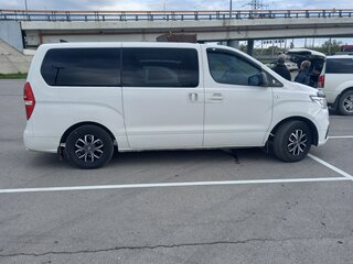 2019 Hyundai H-1 II Рестайлинг 2, белый, 3900000 рублей, вид 3