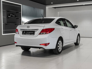 2014 Hyundai Solaris I Рестайлинг, белый, 720000 рублей, вид 5