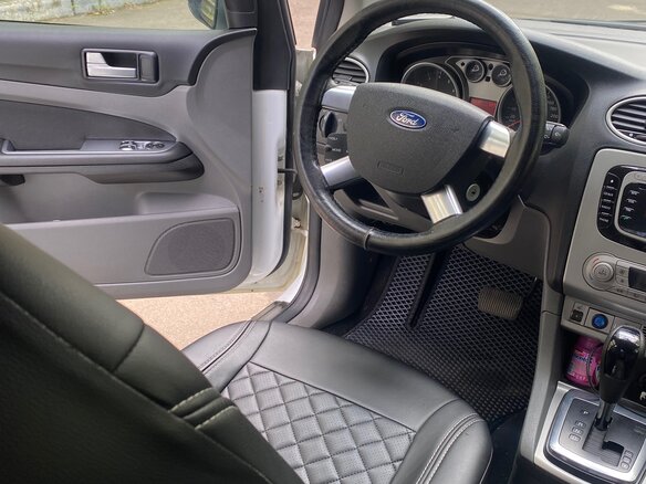 2010 Ford Focus II Рестайлинг, белый, 650000 рублей - вид 9