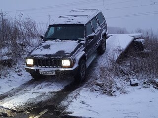 2001 Jeep Cherokee II (XJ) Рестайлинг, чёрный, 330000 рублей, вид 4