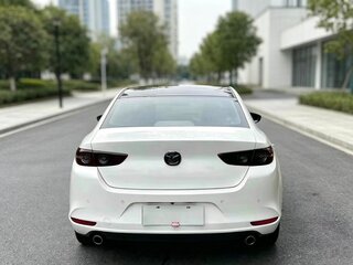 2022 Mazda 3 Axela IV (BP), белый, 1560000 рублей, вид 5