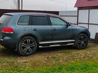 2005 Volkswagen Touareg I, серый, 950000 рублей, вид 4