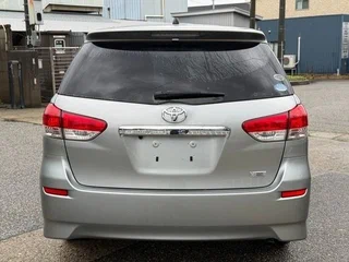 2011 Toyota Wish II, серебристый, 824911 рублей, вид 4