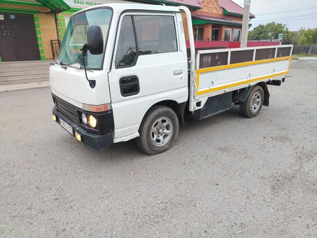 1991 Nissan Atlas, белый, 680000 рублей, вид 3