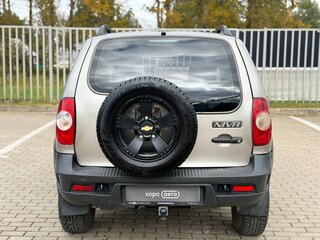2017 Chevrolet Niva I Рестайлинг, серый, 571100 рублей, вид 5