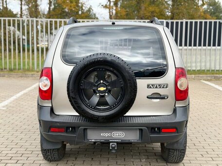 2017 Chevrolet Niva I Рестайлинг, серый, 571100 рублей, вид 5