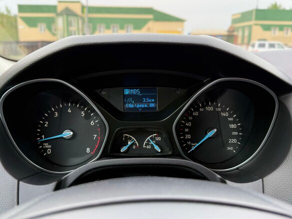 2015 Ford Focus III Рестайлинг, белый - вид 26