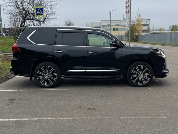 2016 Lexus LX 570 III Рестайлинг 2, чёрный, 6590000 рублей - вид 4