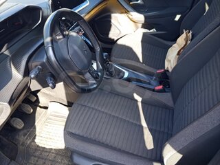 2020 Peugeot 2008 II, чёрный, 1350853 рублей, вид 4