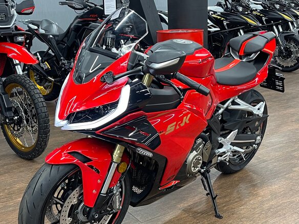 2026 QJMotor SRK 421 RR, красный, 629000 рублей - вид 1
