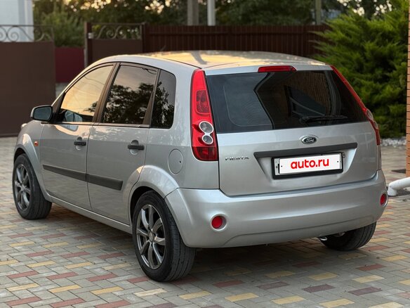 2007 Ford Fiesta Mk5, серебристый, 380000 рублей - вид 5