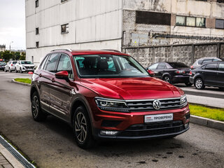 2018 Volkswagen Tiguan II, красный, 2273777 рублей, вид 5