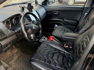 2010 Mitsubishi Outlander II Рестайлинг, чёрный, 950000 рублей, вид 5
