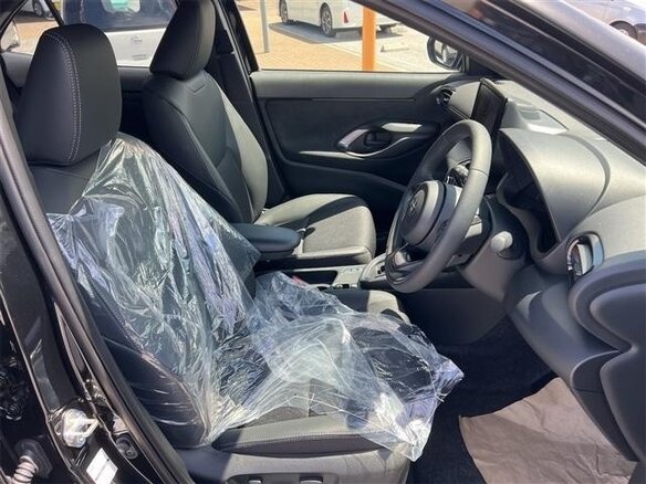 2025 Toyota Yaris Cross I, чёрный, 2016700 рублей - вид 11