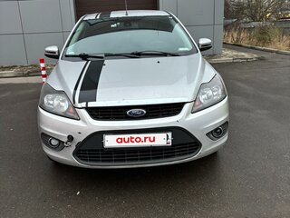 2010 Ford Focus II Рестайлинг, серебристый, 320000 рублей, вид 3