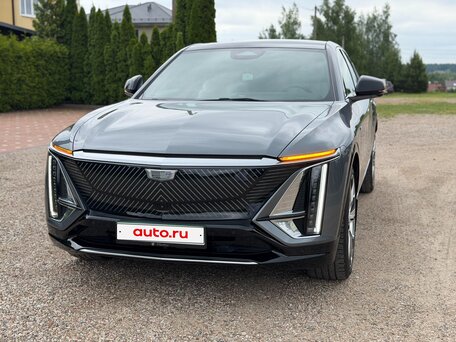 2023 Cadillac Lyriq, серебристый, 3900000 рублей, вид 2