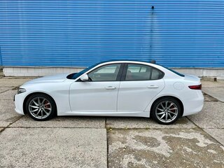2021 Alfa Romeo Giulia II (952) Рестайлинг, белый, 6800000 рублей, вид 4
