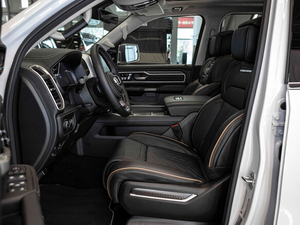 2026 Ram 1500 Crew Cab V Рестайлинг, белый - вид 14
