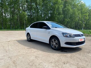2013 Volkswagen Polo V, белый, 850000 рублей, вид 4