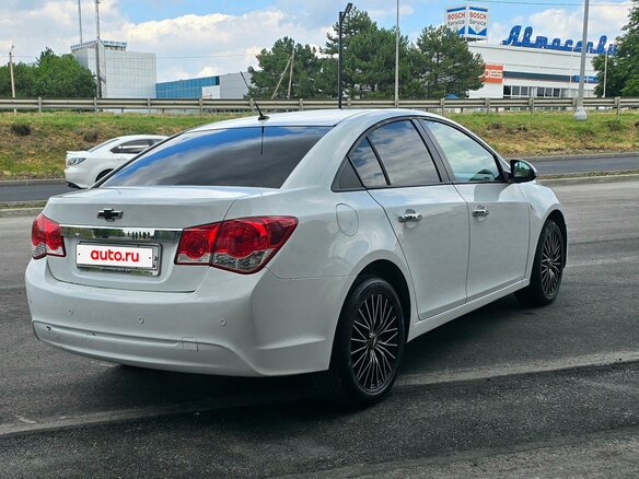 2013 Chevrolet Cruze I Рестайлинг, белый, 630000 рублей - вид 4