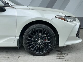 2021 Toyota Avalon V, белый, 2498000 рублей, вид 5