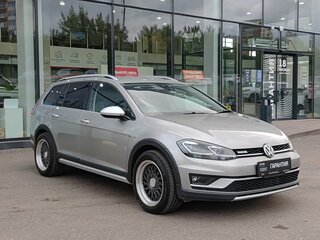 2017 Volkswagen Golf Alltrack VII Рестайлинг, серый, 1899000 рублей, вид 3