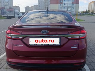2016 Ford Fusion (North America) II Рестайлинг, красный, 1400000 рублей, вид 4
