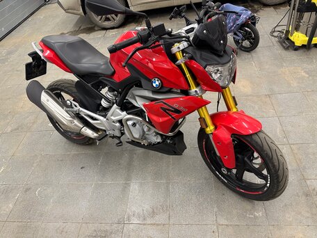 2018 BMW G 310 R, красный, 430000 рублей, вид 1