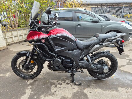 2020 Honda VFR 1200X (Crosstourer), красный, 1450000 рублей, вид 2