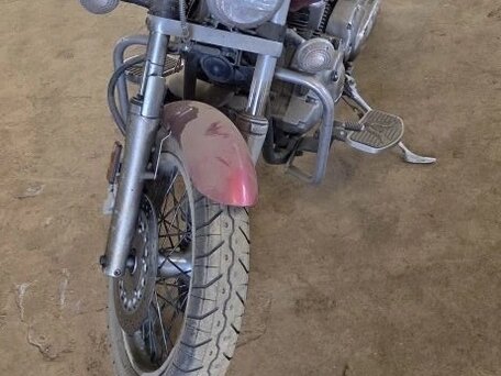2005 Yamaha XVS1100, красный, 510000 рублей, вид 3