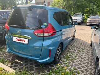 2017 Honda Freed II, синий, 1320000 рублей, вид 5