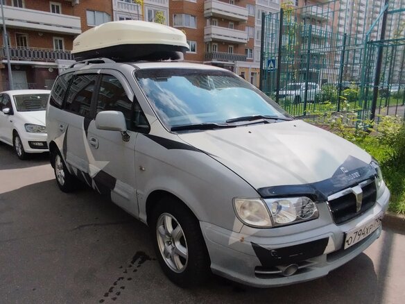 2002 Hyundai Trajet I, серый, 450000 рублей