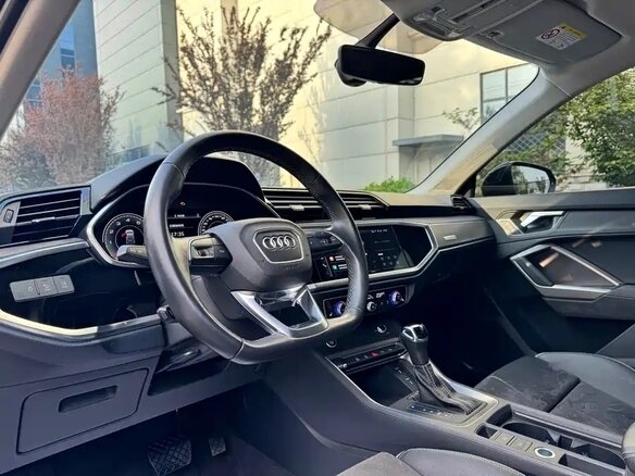 2023 Audi Q3 35 TFSI II (F3), серый, 2570000 рублей - вид 9