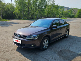 2014 Volkswagen Jetta VI, коричневый, 820000 рублей, вид 2