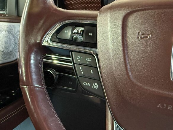 2019 Lincoln Navigator IV, чёрный, 7399000 рублей - вид 16