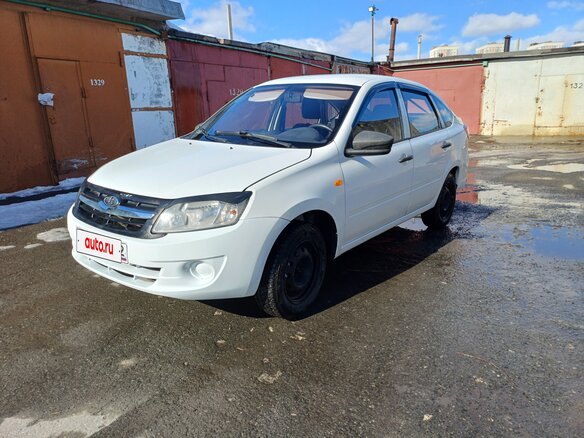 2015 Lada (ВАЗ) Granta I, белый, 295000 рублей