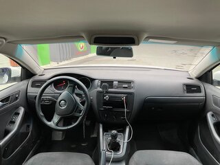 2015 Volkswagen Jetta VI Рестайлинг, белый, 700000 рублей, вид 1