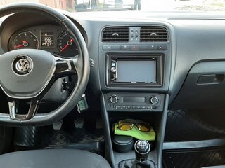 2017 Volkswagen Polo V Рестайлинг, бежевый, 1600000 рублей, вид 5