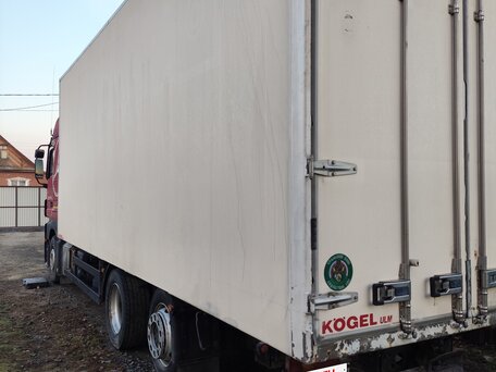 2007 Mercedes-Benz Actros, красный, 4000000 рублей, вид 4