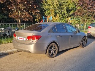 2011 Chevrolet Cruze I, серебристый, 405000 рублей, вид 3