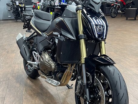 2026 QJMotor SRK 550, чёрный, 569000 рублей, вид 5