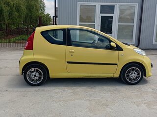 2007 Peugeot 107 I, жёлтый, 290000 рублей, вид 2
