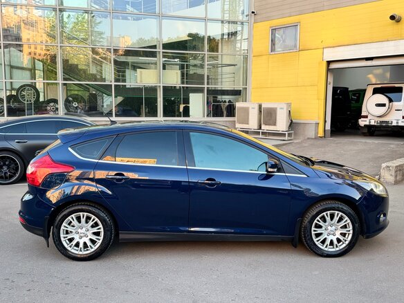 2013 Ford Focus III, синий, 795000 рублей - вид 4