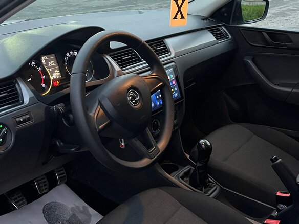 2016 Skoda Rapid I, белый, 700000 рублей - вид 6