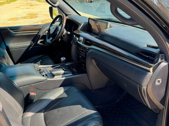 2017 Lexus LX 570 III Рестайлинг 2, чёрный, 6700000 рублей - вид 9